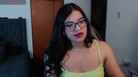 Ash online show from December 18, 9:32 pm