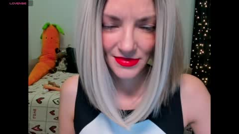 Snapshot of asteris_stella chatting on May 2, 9:20 pm Asteris online show from May 2, 9:20 pm