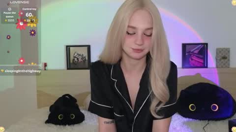 Maya online show from May 1, 10:03 pm