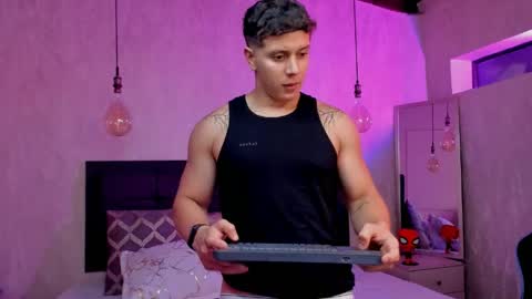 astonhills online show from April 10, 4:50 am