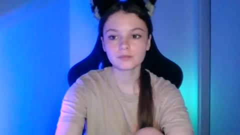 astradream_ online show from September 24, 5:38 pm