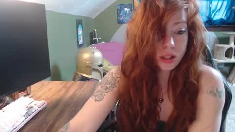 AstraeaSiren online show from February 21, 6:37 pm