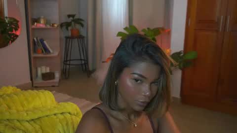 Snapshot of astrea_1 chatting on January 16, 5:17 pm Astrea online show from January 16, 5:17 pm