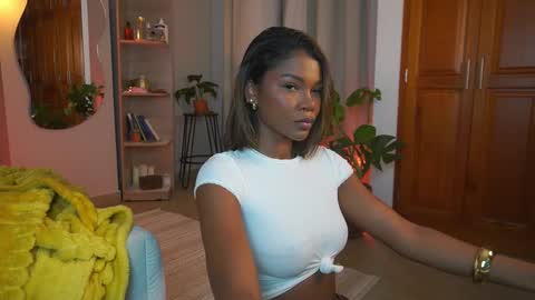 Snapshot of astrea_1 chatting on January 18, 2:37 am Astrea online show from January 18, 2:37 am