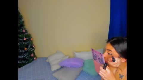 Snapshot of astredad2025 chatting on January 6, 3:43 am Mag and Molly online show from January 6, 3:43 am