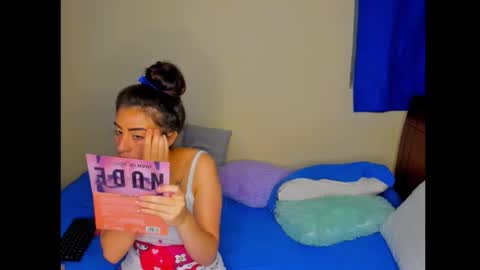 Snapshot of astredad2025 chatting on January 15, 3:11 am Mag and Molly online show from January 15, 3:11 am