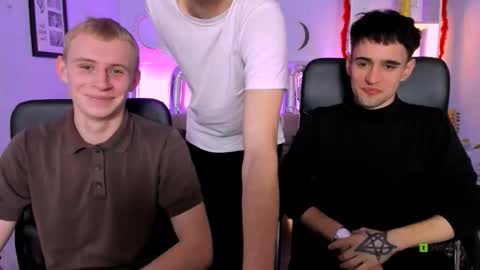 Snapshot of astren_villo chatting on February 5, 8:13 pm astren online show from February 5, 8:13 pm