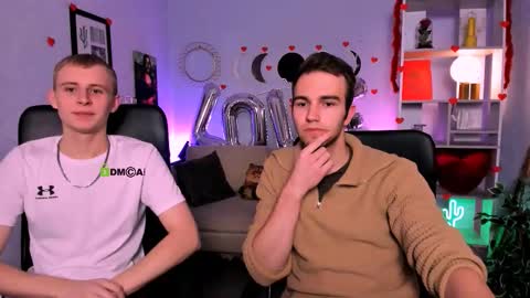 Snapshot of astren_villo chatting on February 9, 6:39 am astren online show from February 9, 6:39 am