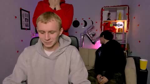 Snapshot of astren_villo chatting on February 15, 8:05 pm astren online show from February 15, 8:05 pm