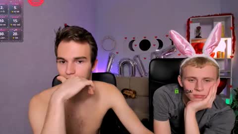 Snapshot of astren_villo chatting on February 18, 1:23 am astren online show from February 18, 1:23 am