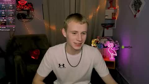 Snapshot of astren_villo chatting on February 21, 10:11 pm astren online show from February 21, 10:11 pm