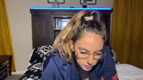 astro_n_tatiana online show from November 9, 5:06 am