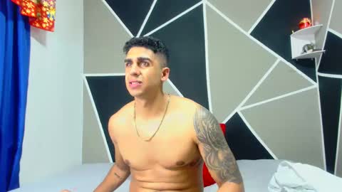 Snapshot of astromgrey chatting on December 19, 2:34 am Astrom model independent online show from December 19, 2:34 am