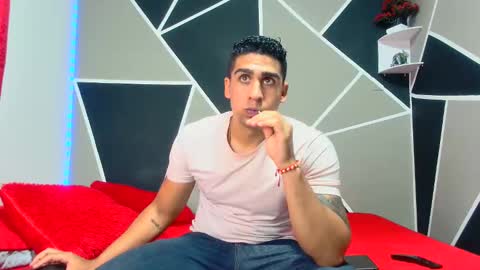 Snapshot of astromgrey chatting on February 8, 2:58 am Astrom model independent online show from February 8, 2:58 am