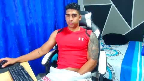 Snapshot of astromgrey chatting on October 1, 3:07 pm Astrom model independent online show from October 1, 3:07 pm