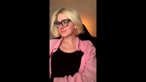 Snapshot of asya_new chatting on October 2, 10:28 pm asya_new online show from October 2, 10:28 pm