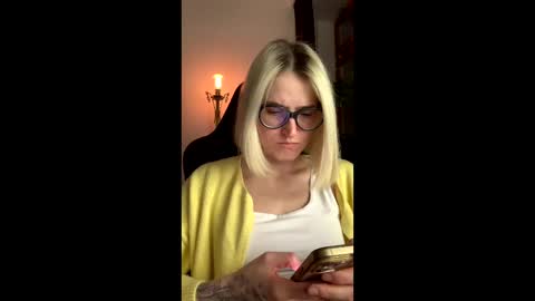 Snapshot of asya_new chatting on November 12, 6:52 pm asya_new online show from November 12, 6:52 pm