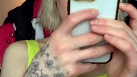 Snapshot of asya_new chatting on November 27, 1:35 pm asya_new online show from November 27, 1:35 pm