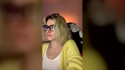 Snapshot of asya_new chatting on December 16, 2:33 pm asya_new online show from December 16, 2:33 pm