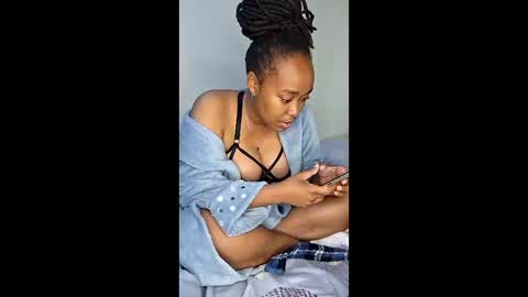 atara_seren online show from March 4, 10:38 pm