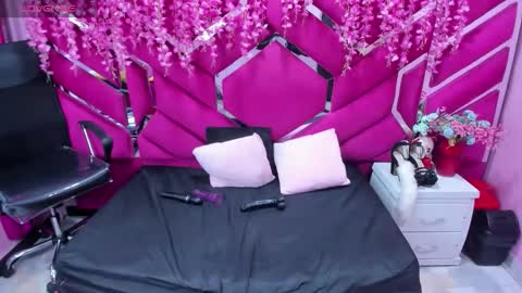 atena_glow_ online show from February 14, 3:25 am