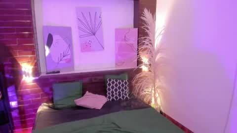 Snapshot of atenajb chatting on February 1, 5:06 am ATENA online show from February 1, 5:06 am