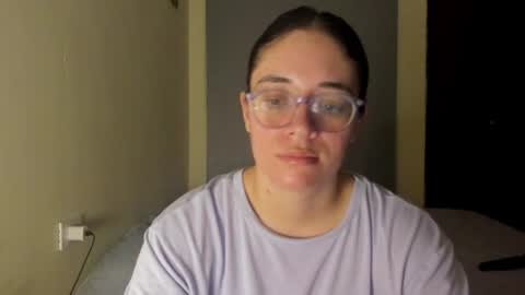 Snapshot of atenas__05 chatting on June 29, 10:15 am atenas online show from June 29, 10:15 am