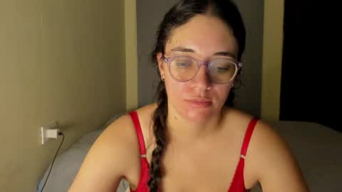 Snapshot of atenas__05 chatting on July 1, 9:33 am atenas online show from July 1, 9:33 am