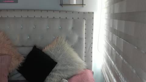 Snapshot of atenea_klett_ chatting on December 21, 1:29 pm ATENEA online show from December 21, 1:29 pm