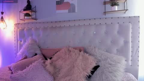 Snapshot of atenea_klett_ chatting on February 25, 1:54 pm ATENEA online show from February 25, 1:54 pm