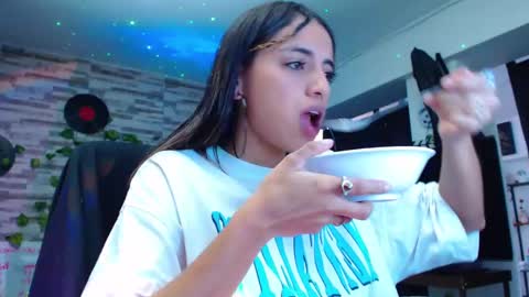 Atenea online show from January 19, 2:06 pm