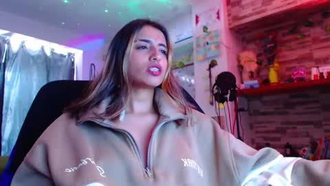 Atenea online show from March 2, 4:21 pm