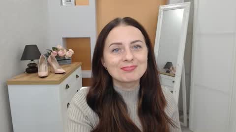 Snapshot of athena_panther chatting on December 5, 12:11 pm Athena Panther online show from December 5, 12:11 pm