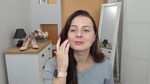 Snapshot of athena_panther chatting on December 9, 6:12 am Athena Panther online show from December 9, 6:12 am