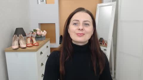 Snapshot of athena_panther chatting on December 12, 12:22 pm Athena Panther online show from December 12, 12:22 pm