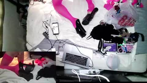 Snapshot of athenaatiya chatting on January 9, 5:11 pm Sissy Athena online show from January 9, 5:11 pm