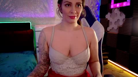 Snapshot of athenaautumn chatting on April 3, 3:04 am Athena Autumn online show from April 3, 3:04 am