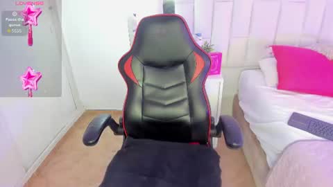 Snapshot of athenea_fox_ chatting on July 11, 11:17 pm athenea fox online show from July 11, 11:17 pm