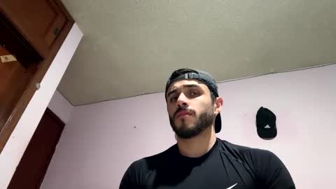 Snapshot of athlete_boy22 chatting on February 7, 9:46 am Atlas online show from February 7, 9:46 am