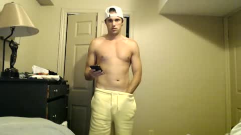 Snapshot of athleteguy55555 chatting on December 20, 5:36 am tommycb55555 online show from December 20, 5:36 am