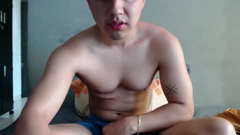 Snapshot of athleticboy2026 chatting on January 19, 4:11 pm Robin online show from January 19, 4:11 pm