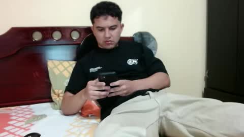 Snapshot of athleticboy2026 chatting on February 1, 1:59 am Robin online show from February 1, 1:59 am