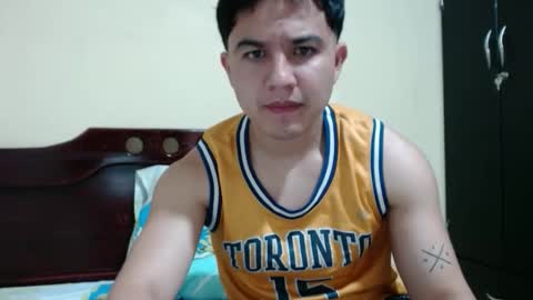 Snapshot of athleticboy2026 chatting on May 20, 11:44 pm Robin online show from May 20, 11:44 pm