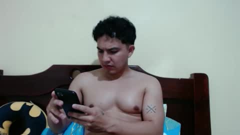 Snapshot of athleticboy2026 chatting on May 29, 3:59 am Robin online show from May 29, 3:59 am