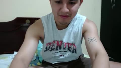 Snapshot of athleticboy2026 chatting on June 1, 9:38 pm Robin online show from June 1, 9:38 pm