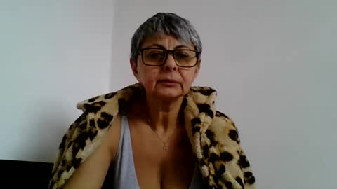 atikaarea online show from December 4, 8:34 am