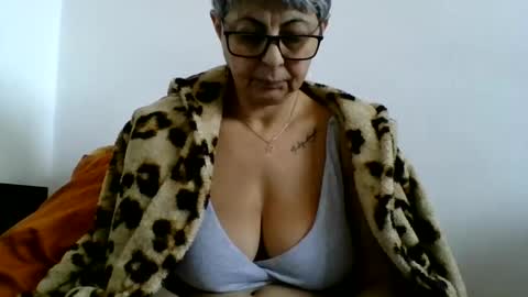 atikaarea online show from January 1, 11:38 am