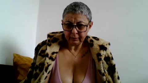 atikaarea online show from February 7, 12:28 pm