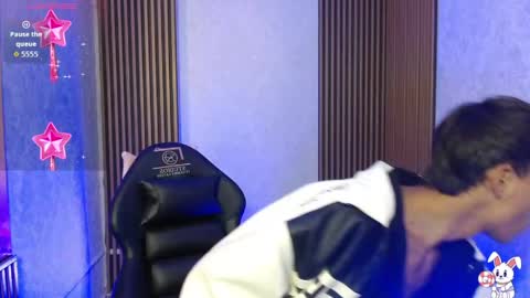 Snapshot of atlas_tay chatting on April 5, 12:41 am Atlas tay online show from April 5, 12:41 am