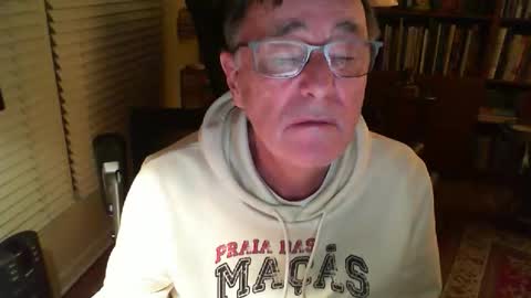 Snapshot of atlhung9 chatting on February 15, 11:45 pm Atlhung9 online show from February 15, 11:45 pm